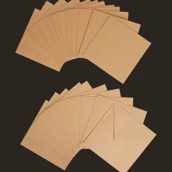 Avec kraftkaarten en -enveloppen