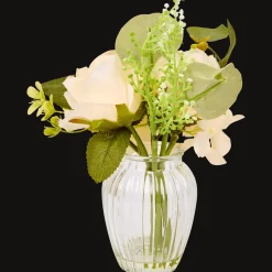 Boeket kunstbloemen in vaas